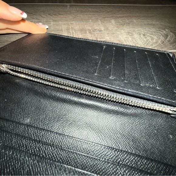 Black Textured Wallet - Picture 6 of 8